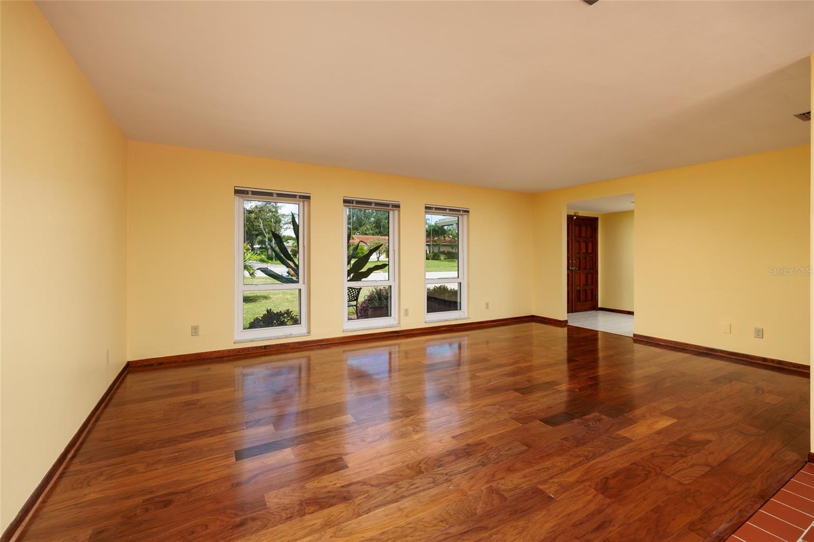 1027 GROVEWOOD CT, CLEARWATER, FL, 33764