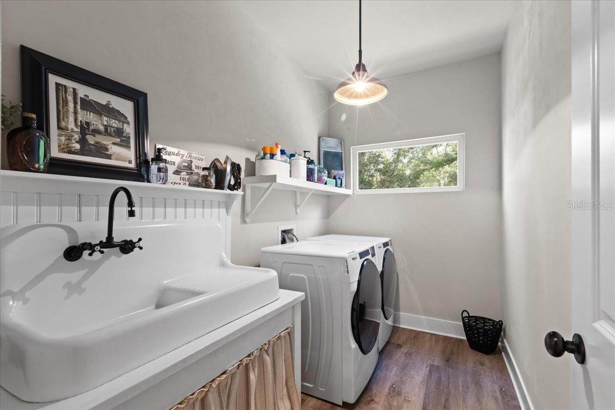 9300 EMILY DR, FANNING SPRINGS, FL, 32693