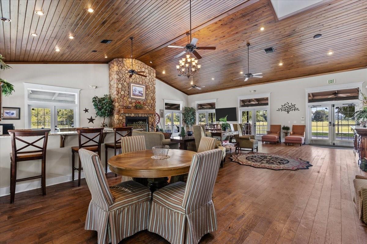 9300 EMILY DR, FANNING SPRINGS, FL, 32693