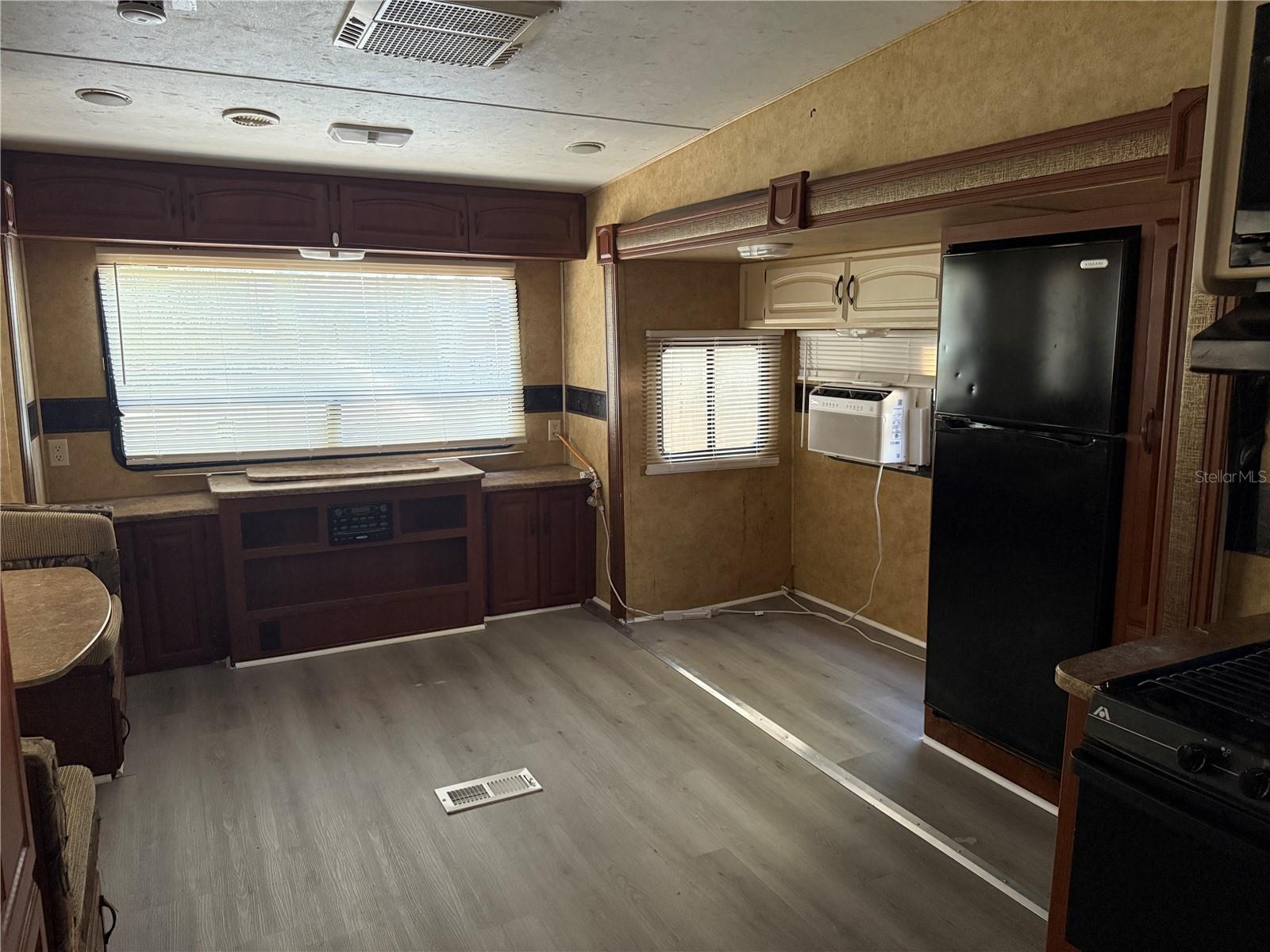 O6336764 Property Photo