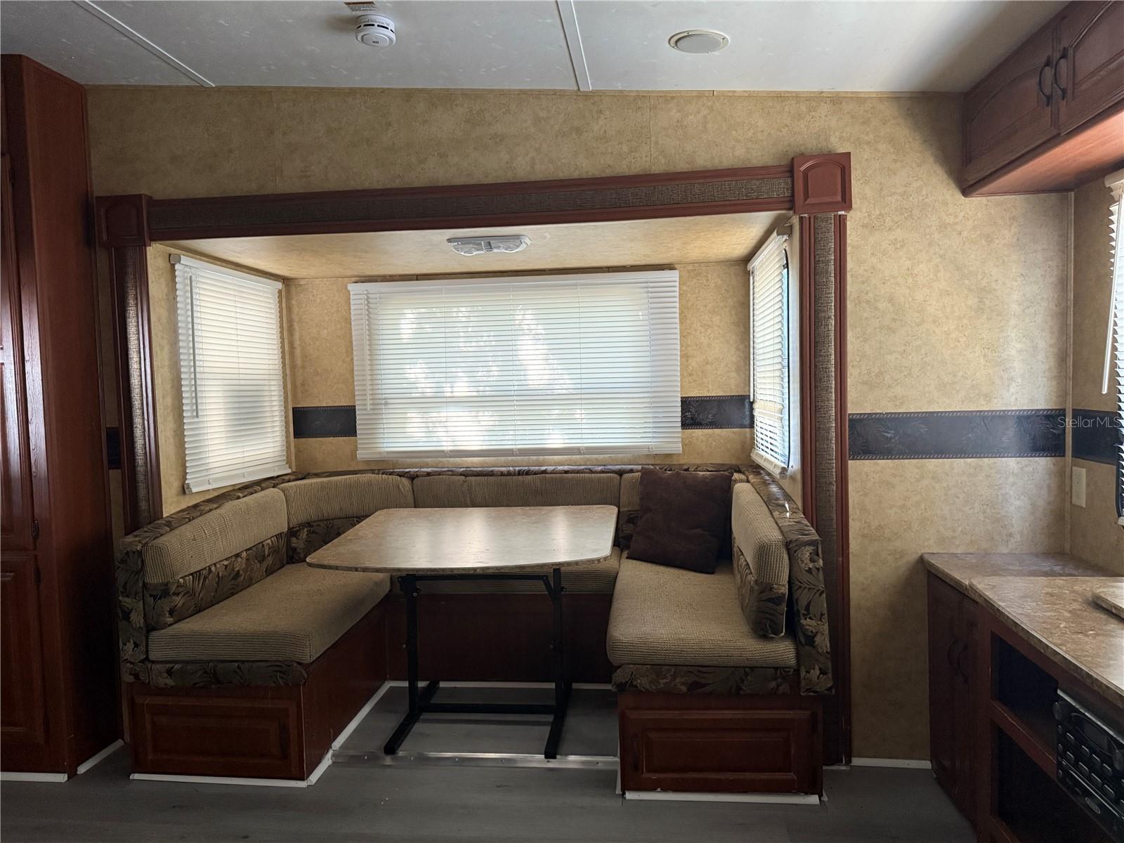 O6336764 Property Photo