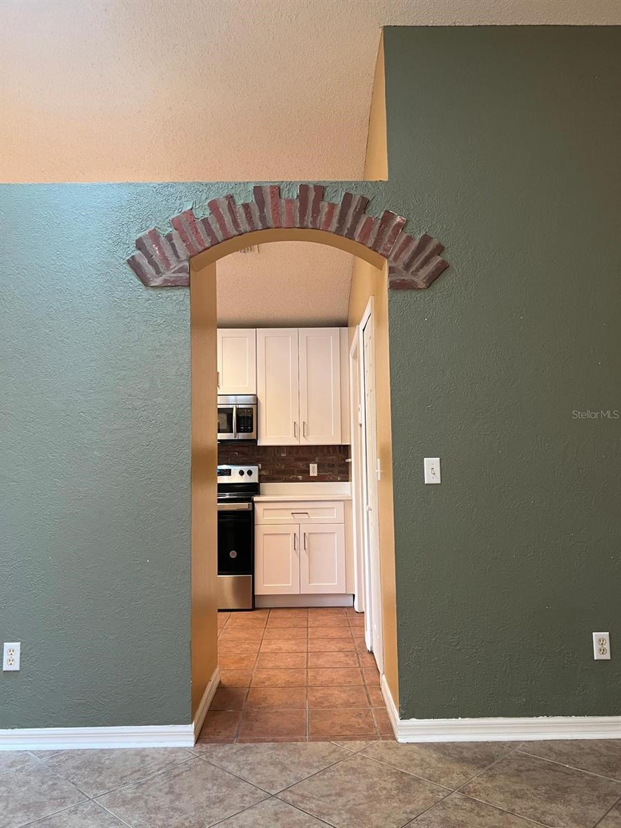 2439 SIWARD AVE, ORLANDO, FL, 32828