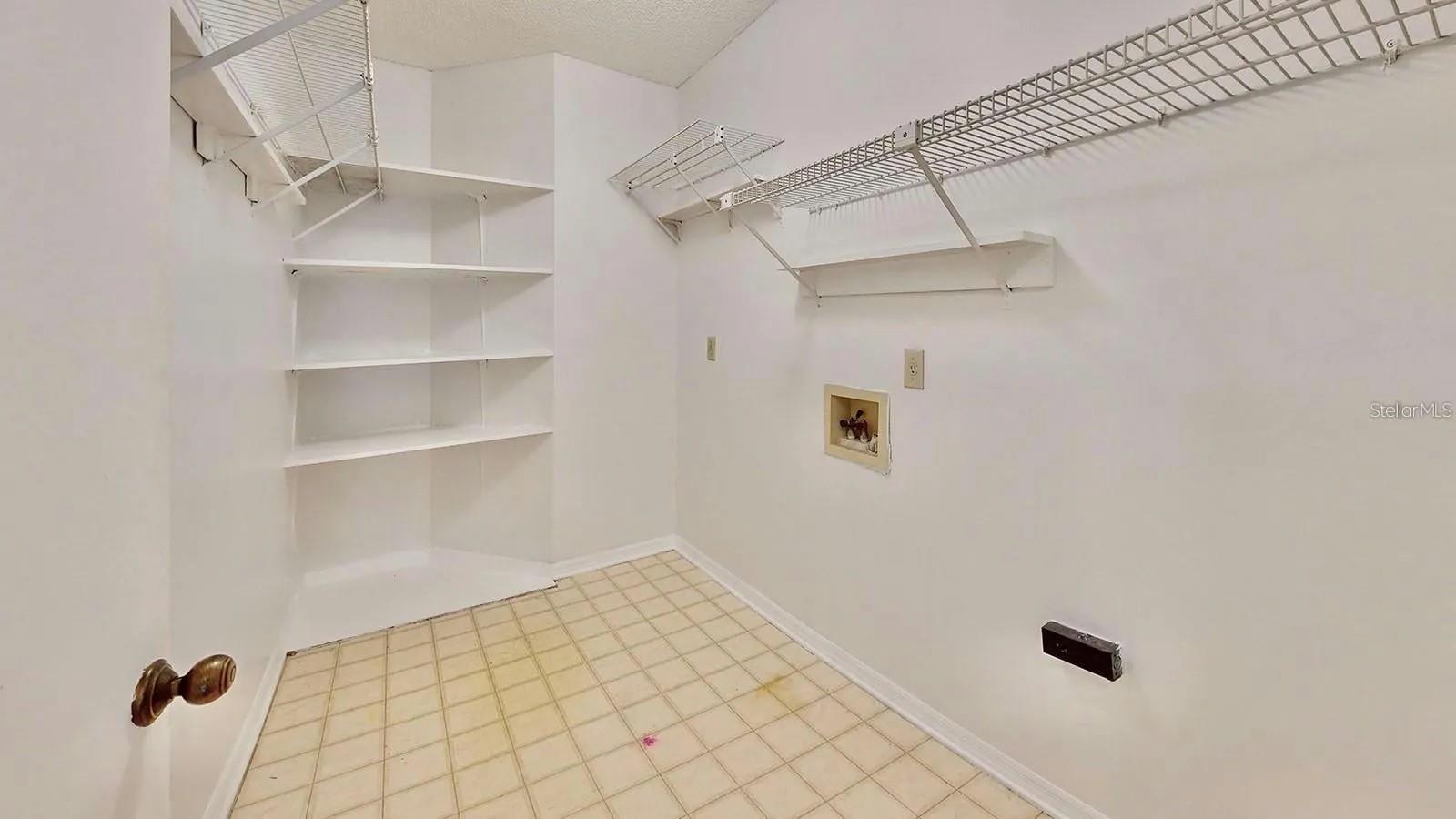 1526 LELAND DR, SUN CITY CENTER, FL, 33573