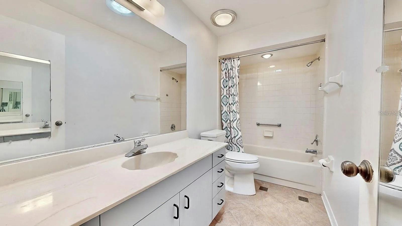 1526 LELAND DR, SUN CITY CENTER, FL, 33573