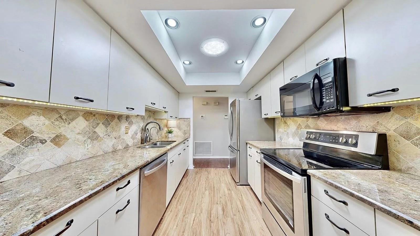 1526 LELAND DR, SUN CITY CENTER, FL, 33573