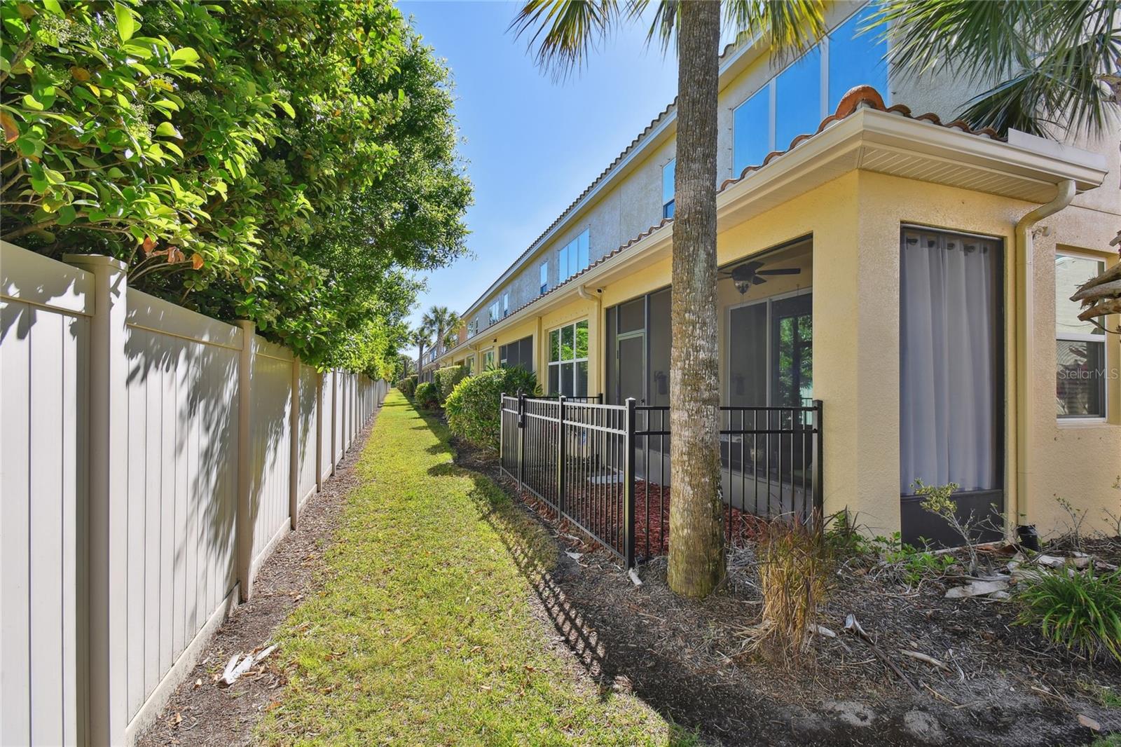 8747 TERRACINA LAKE DR, TAMPA, FL, 33625