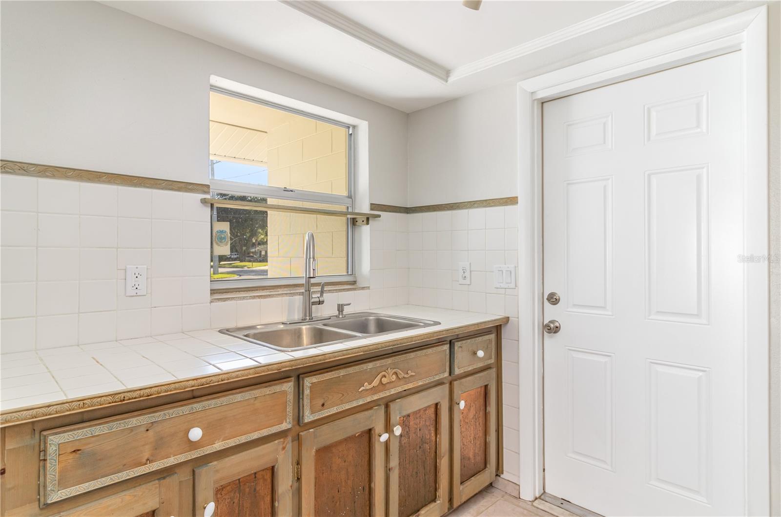 1415 COUNTRY CLUB DR, TITUSVILLE, FL, 32780