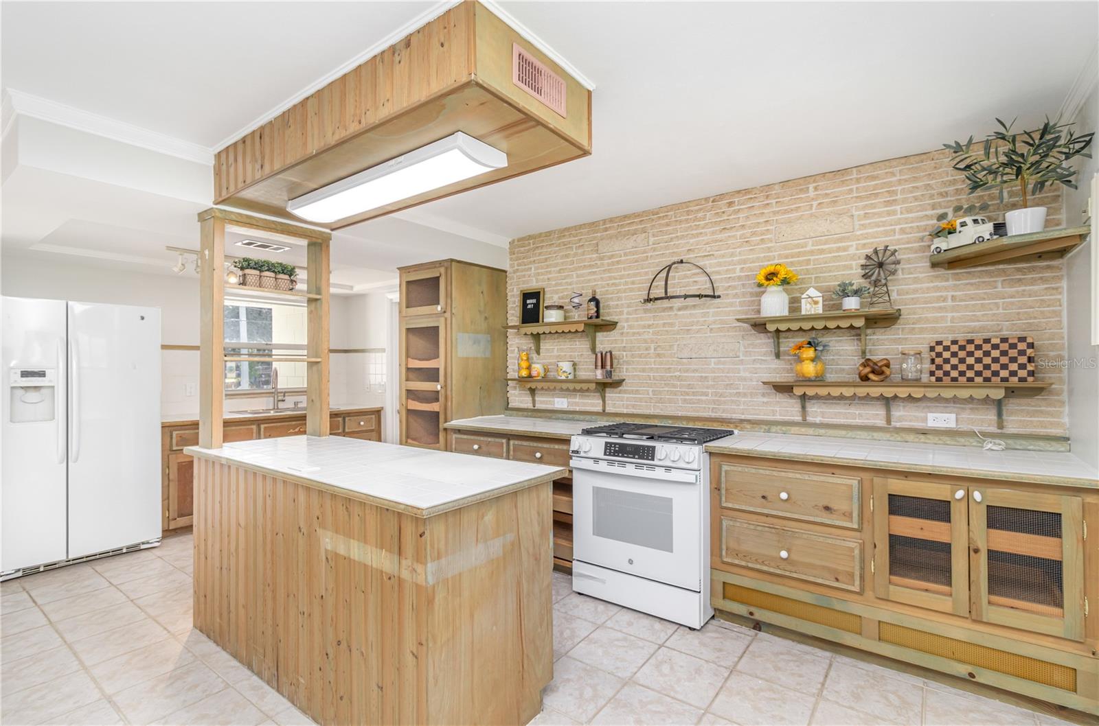 1415 COUNTRY CLUB DR, TITUSVILLE, FL, 32780