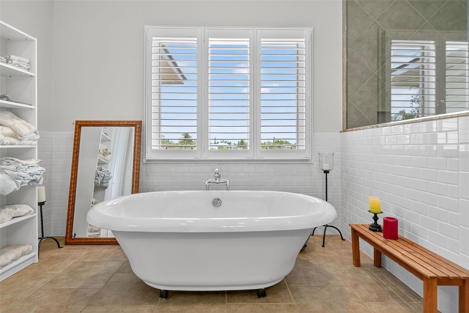 A4662402 Property Photo