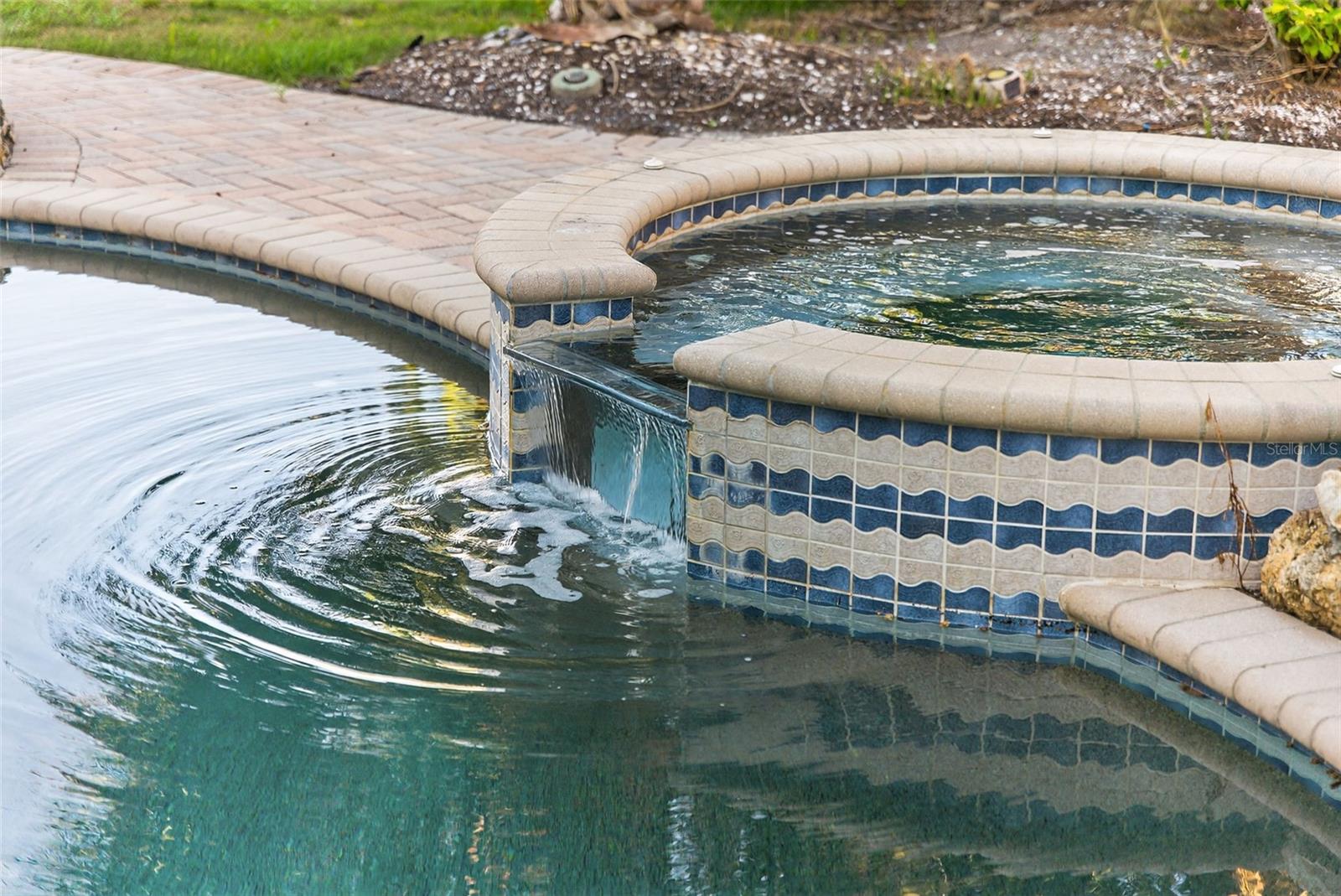 A4662402 Property Photo