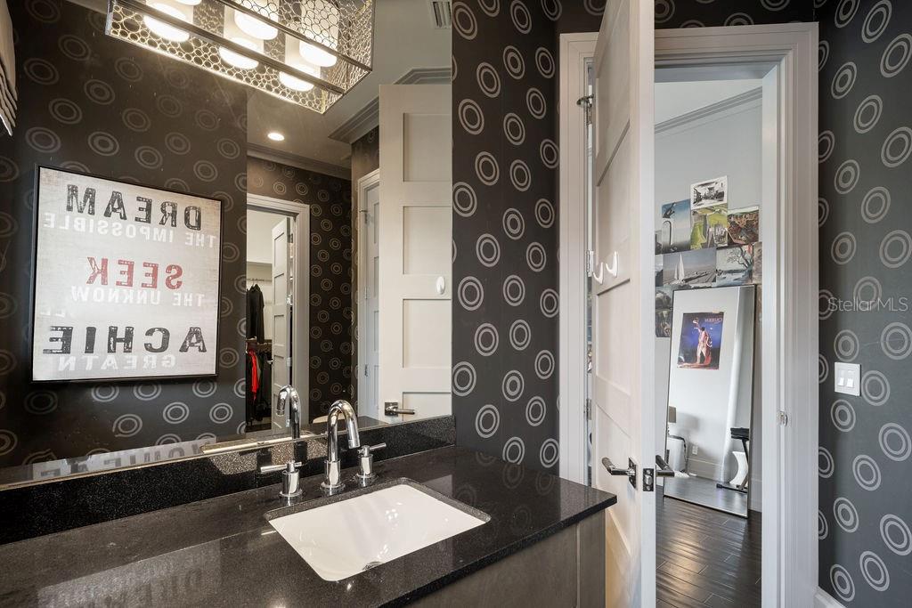 O6336879 Property Photo