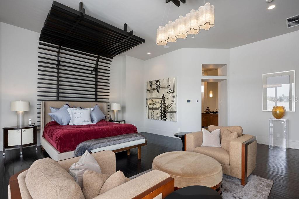 O6336879 Property Photo