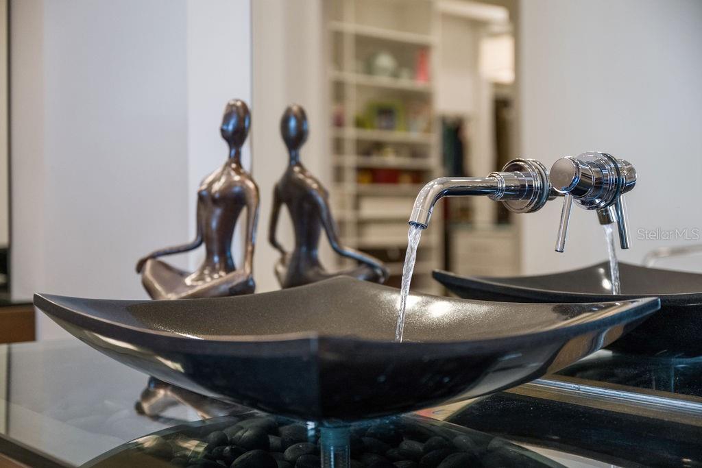 O6336879 Property Photo