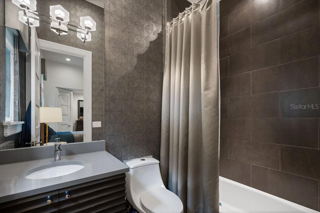 O6336879 Property Photo