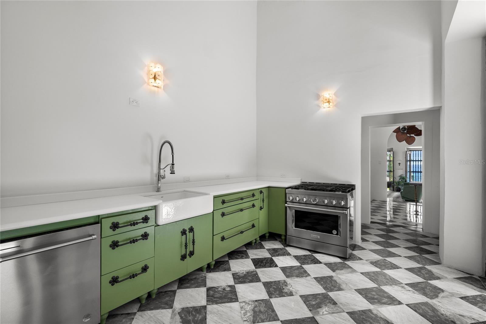 PR9115557 Property Photo