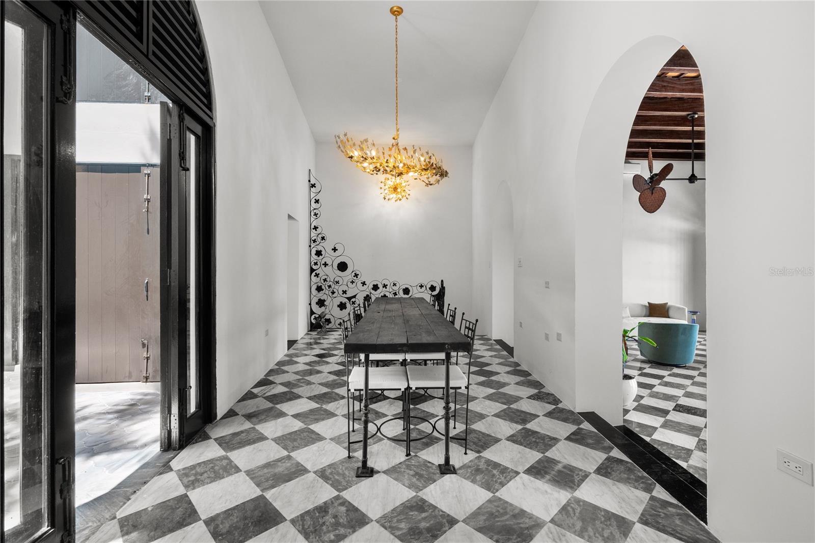 PR9115557 Property Photo