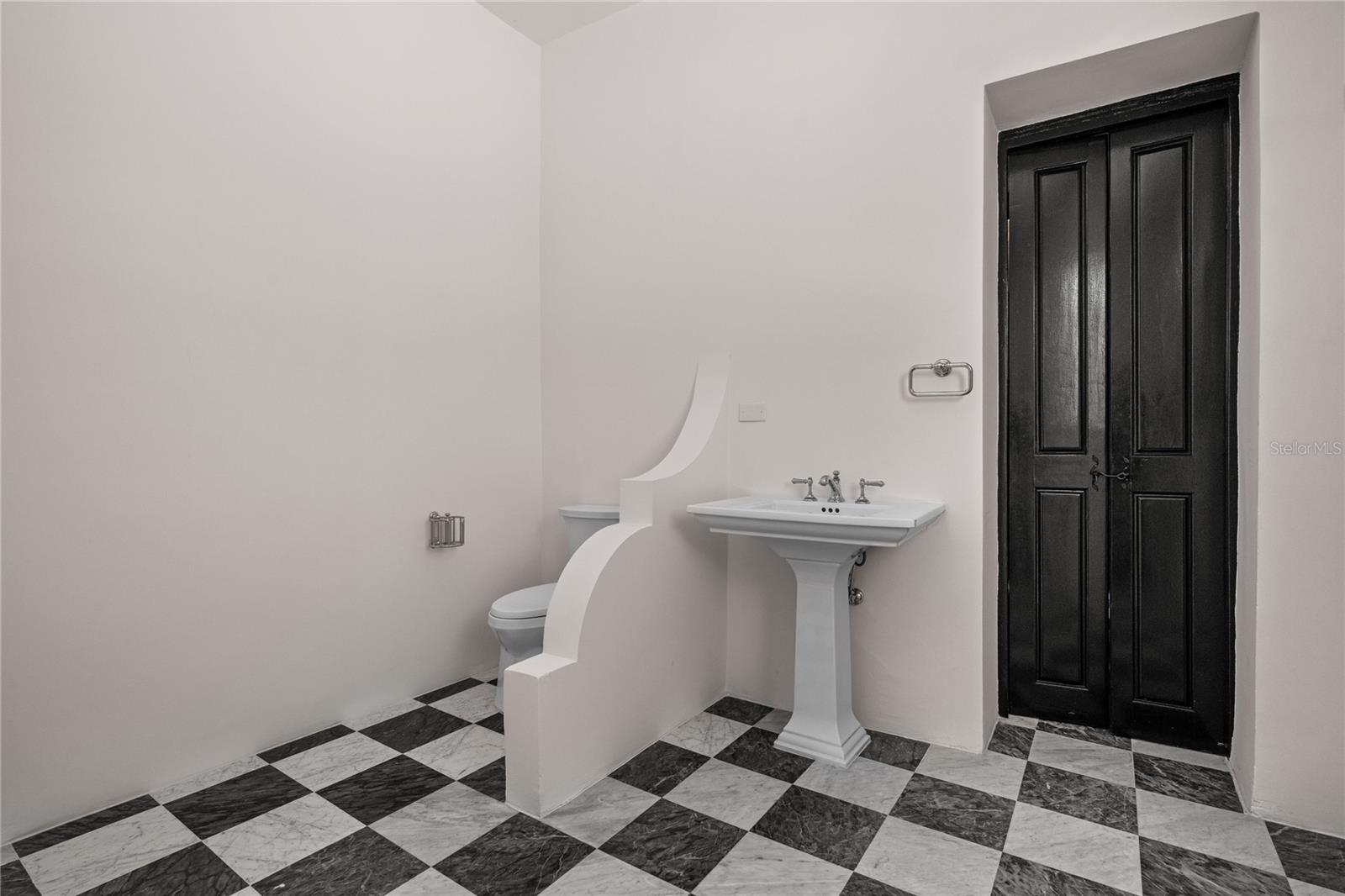 PR9115557 Property Photo