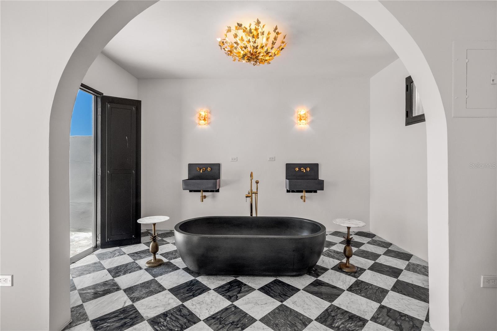 PR9115557 Property Photo