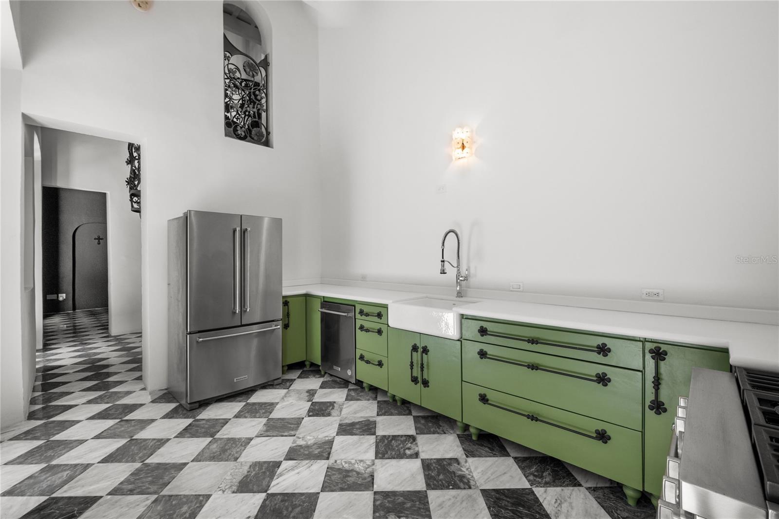 PR9115557 Property Photo