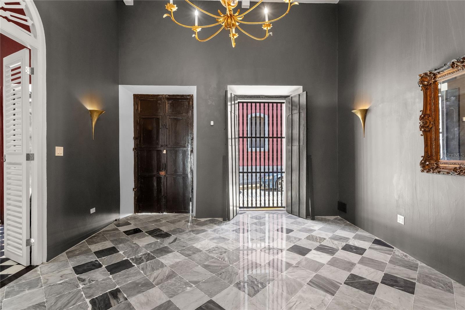 PR9115557 Property Photo