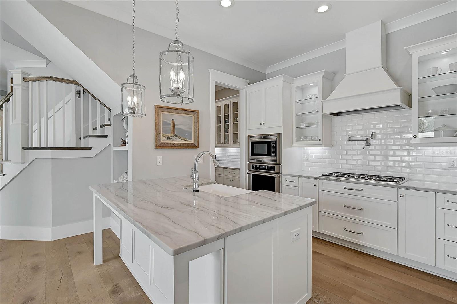 A4662504 Property Photo