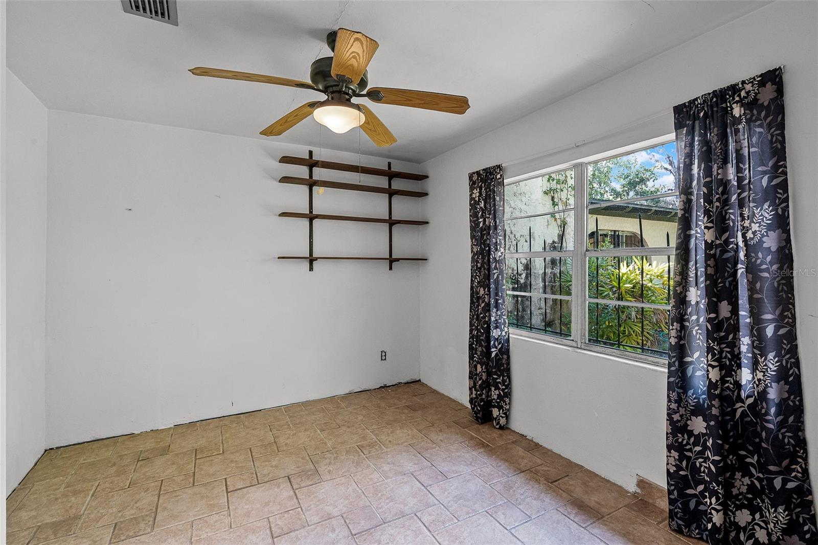 O6337044 Property Photo