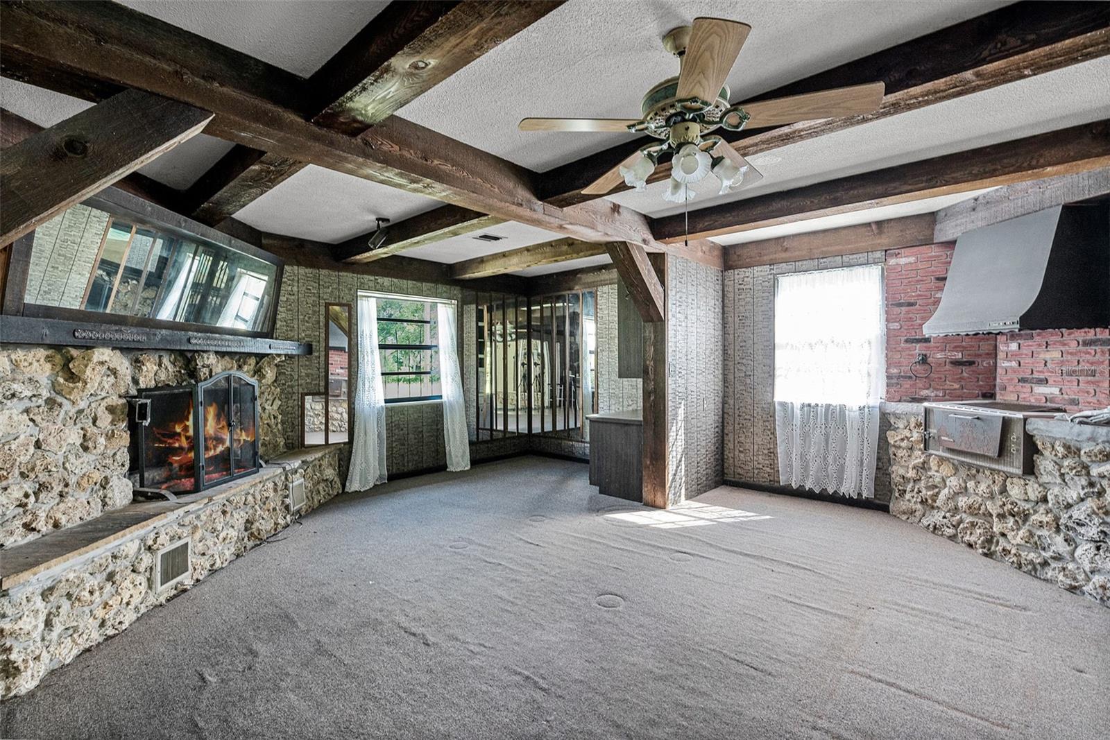 O6337044 Property Photo