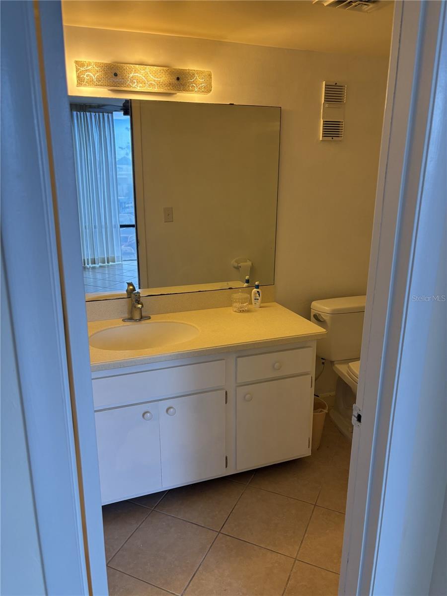 TB8419001 Property Photo