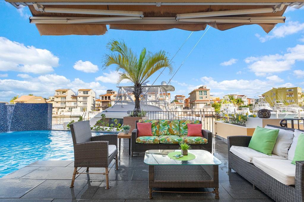 PR9115570 Property Photo