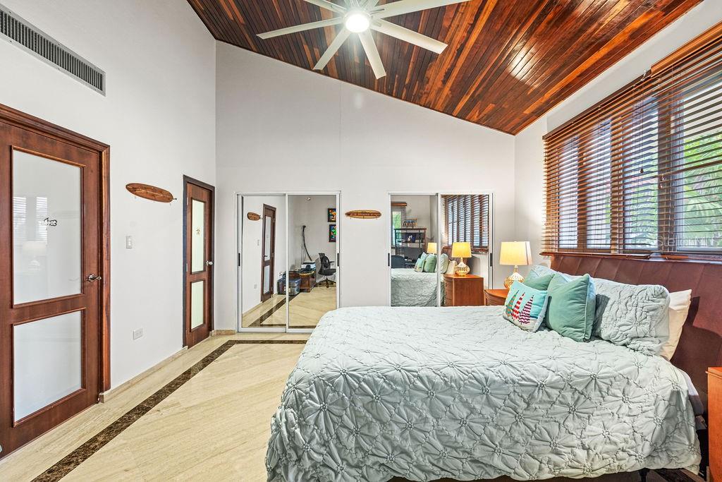 PR9115570 Property Photo