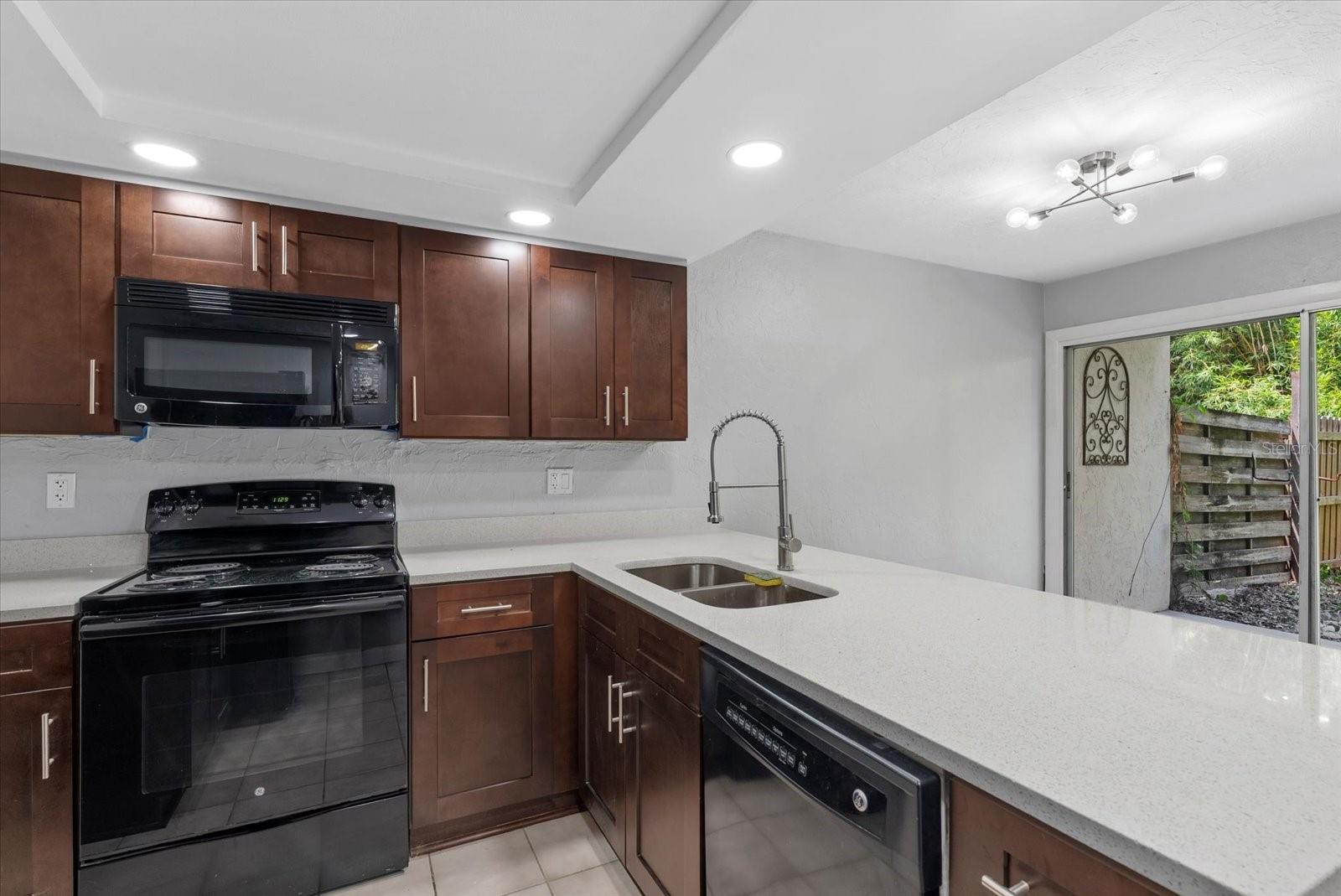 1125 LONGFELLOW WAY, SARASOTA, FL, 34243