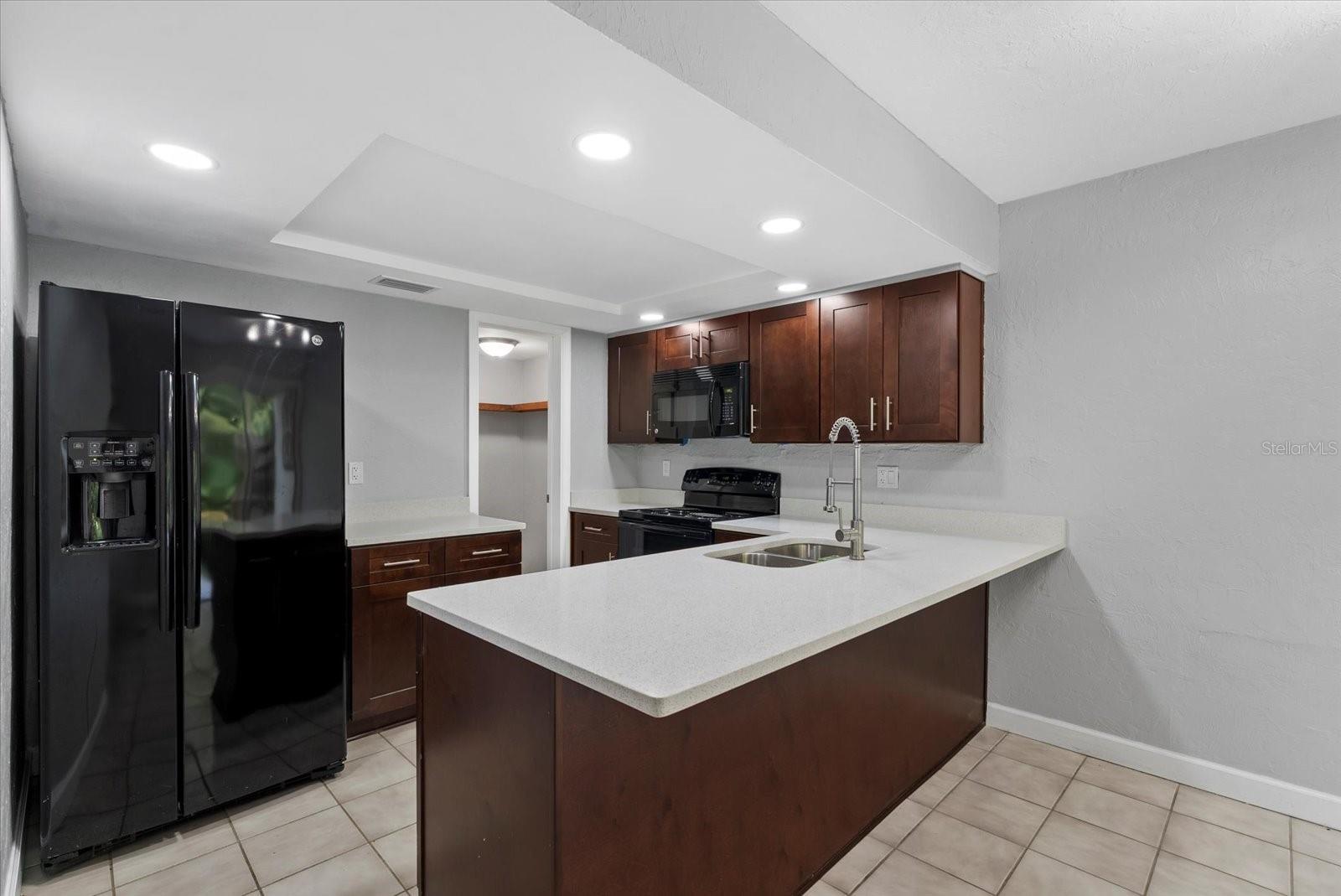 1125 LONGFELLOW WAY, SARASOTA, FL, 34243