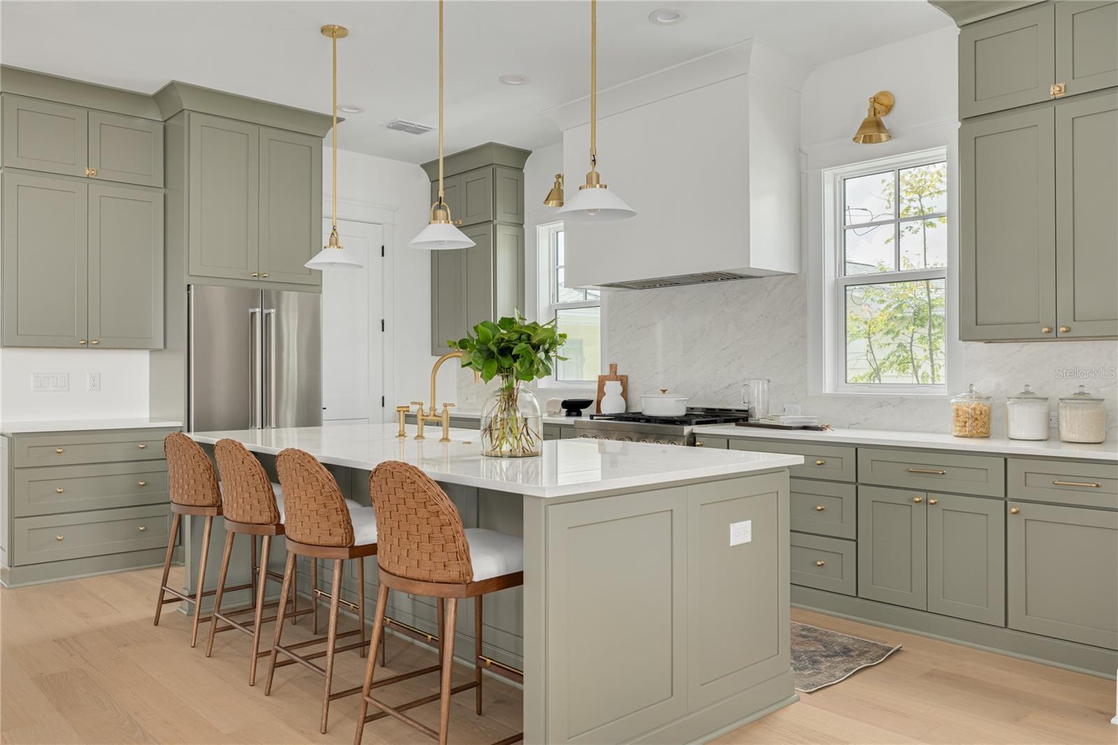 Deluxe Chef's Kitchen