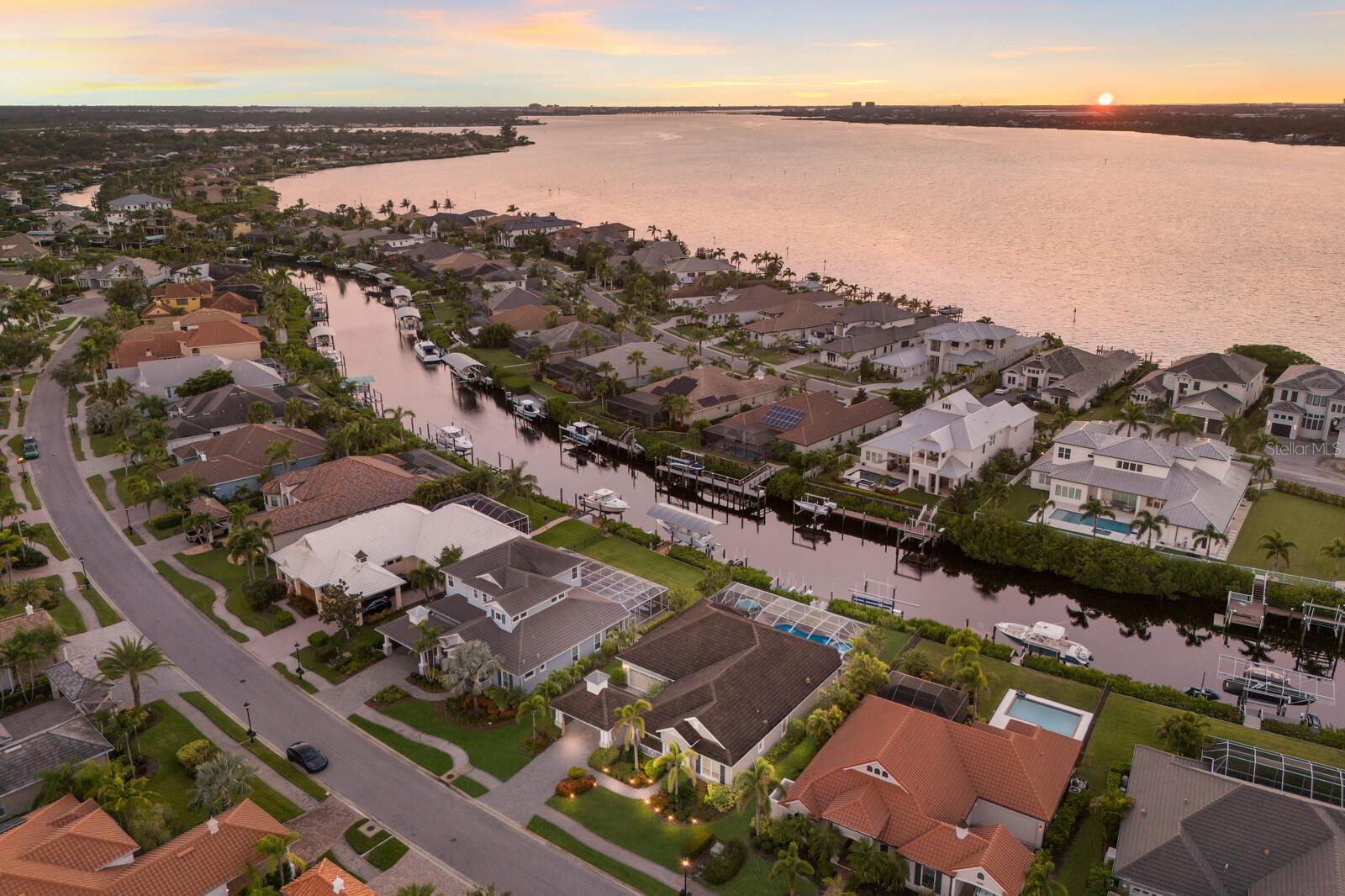 576 FORE DR, BRADENTON, FL, 34208