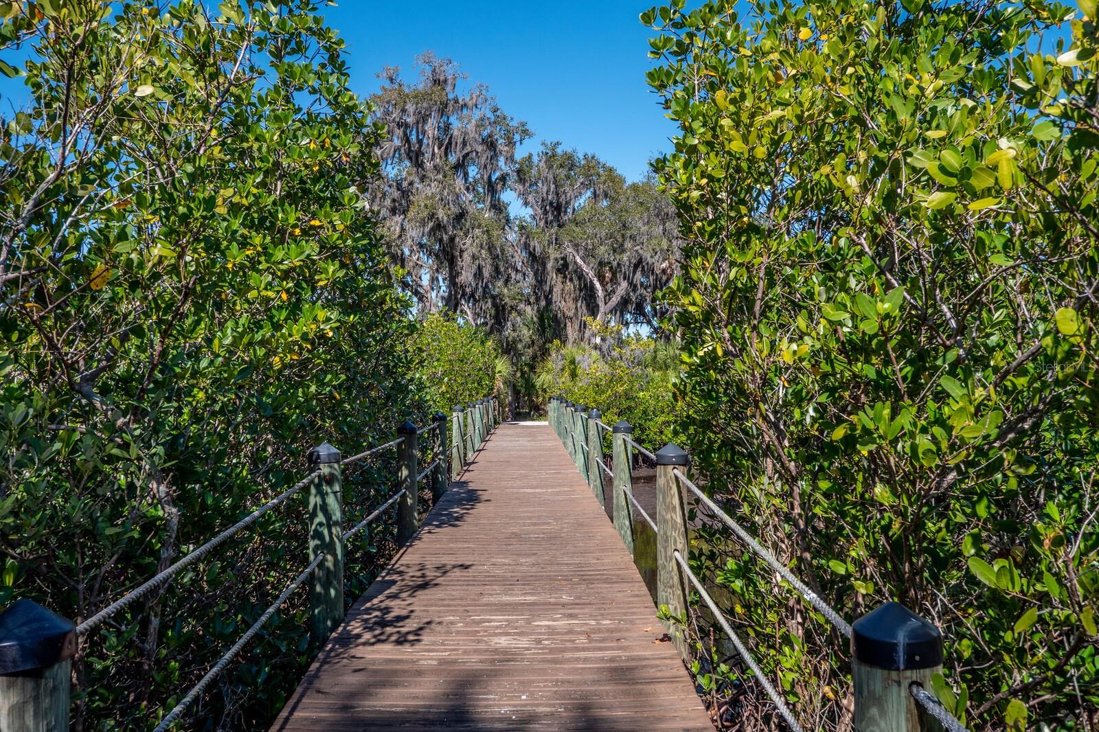 576 FORE DR, BRADENTON, FL, 34208