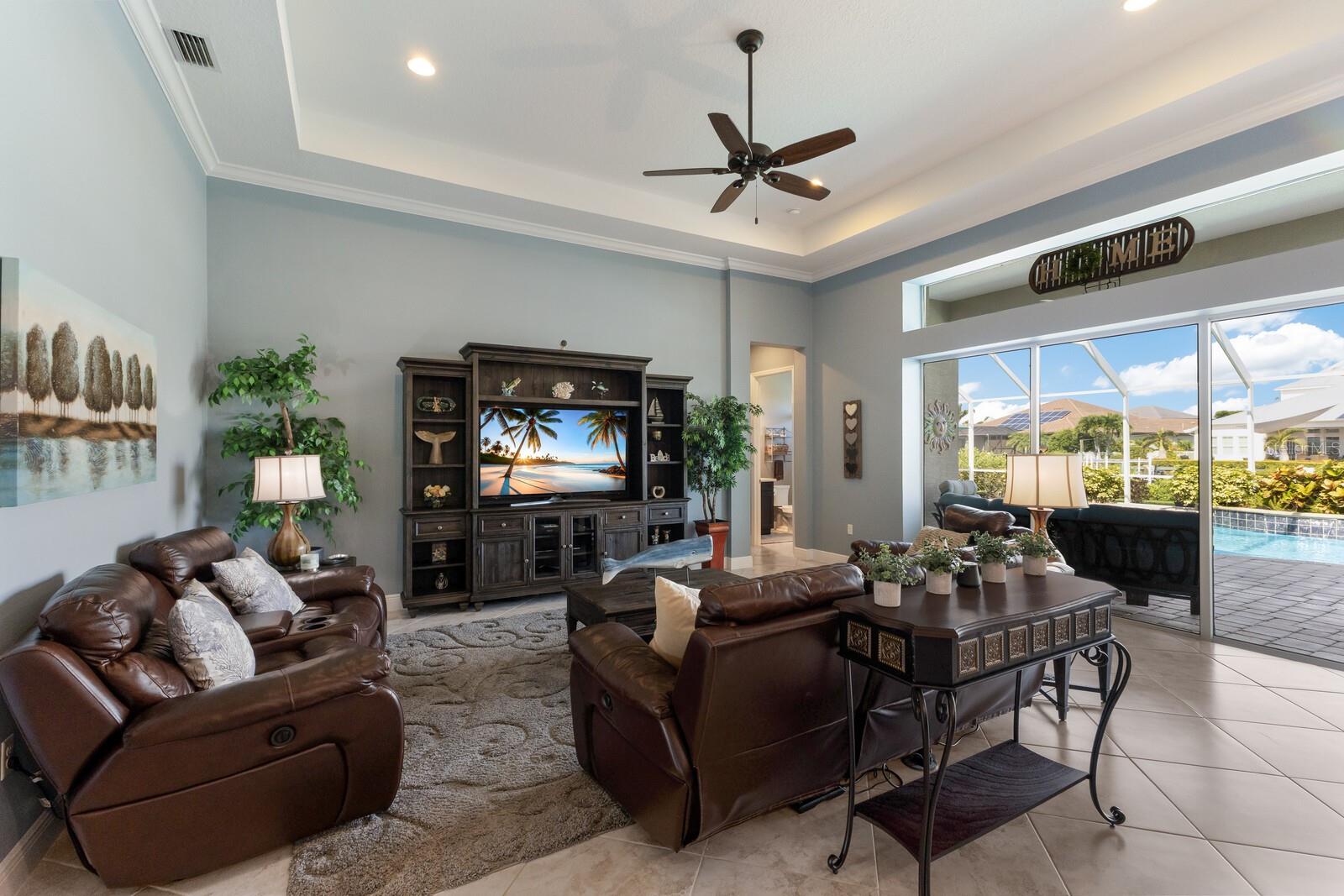 576 FORE DR, BRADENTON, FL, 34208