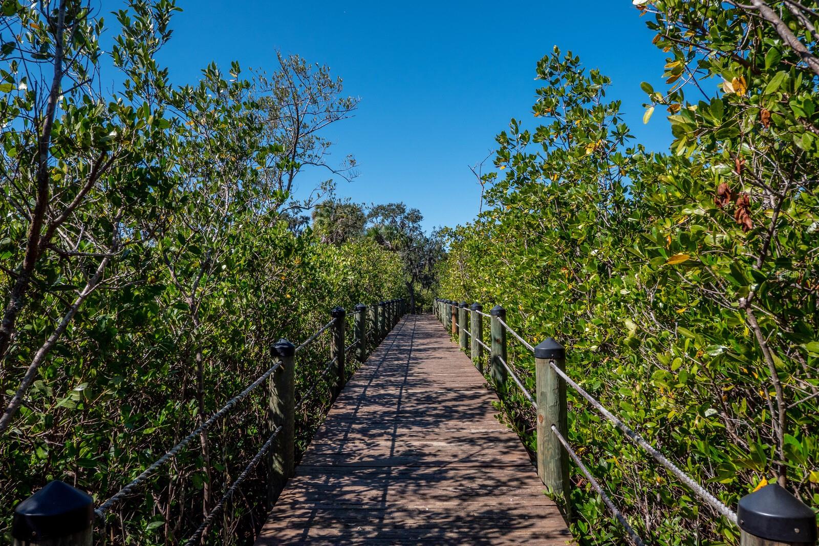 576 FORE DR, BRADENTON, FL, 34208