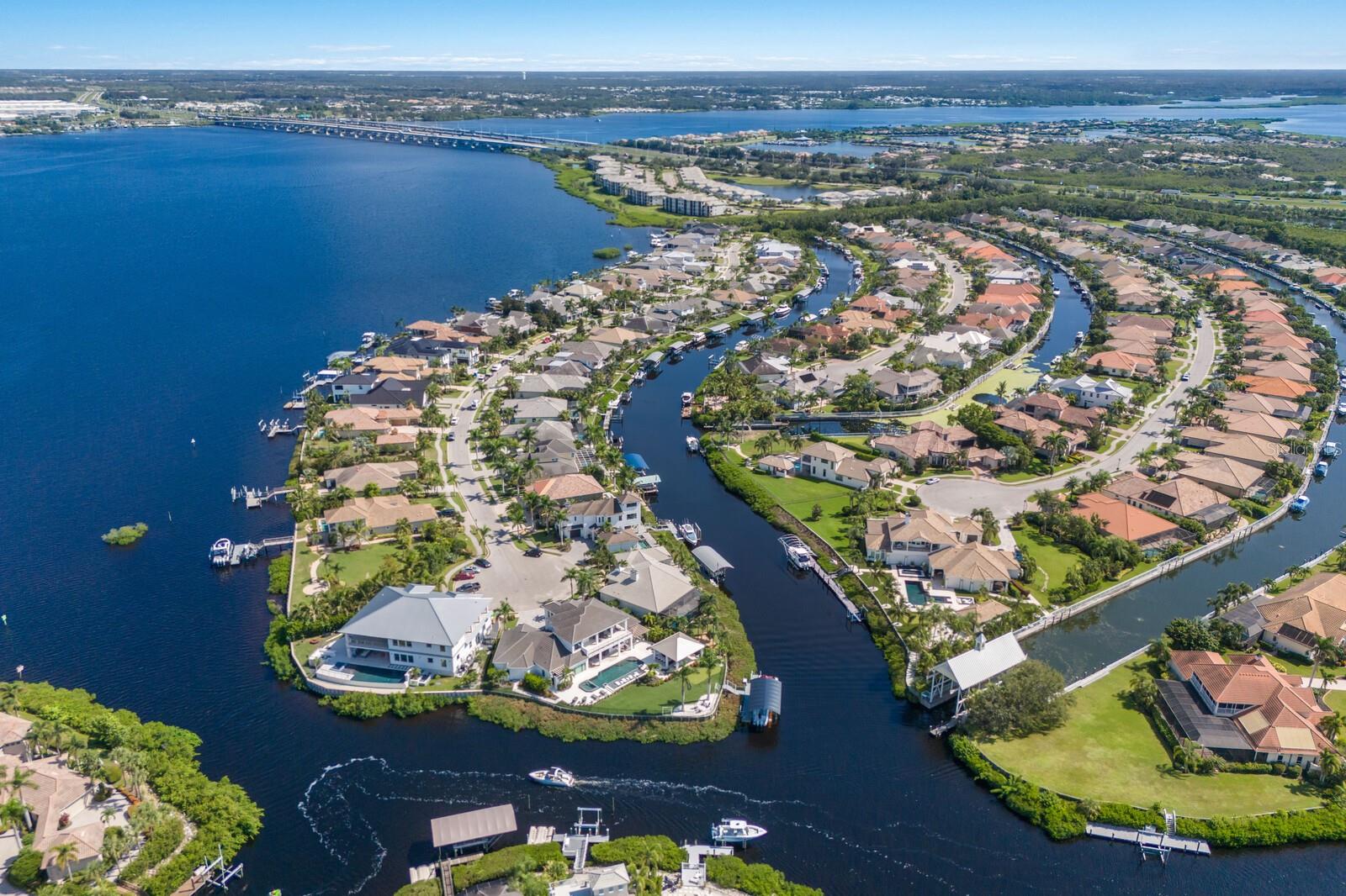 576 FORE DR, BRADENTON, FL, 34208