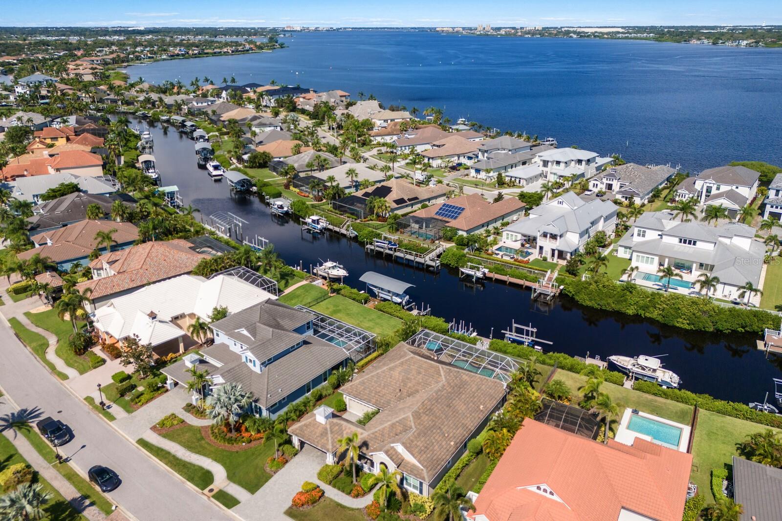 576 FORE DR, BRADENTON, FL, 34208