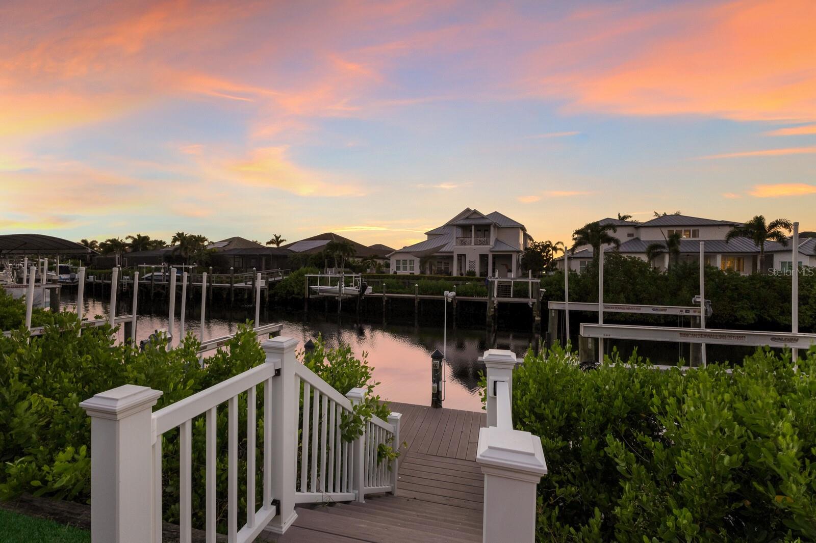 576 FORE DR, BRADENTON, FL, 34208