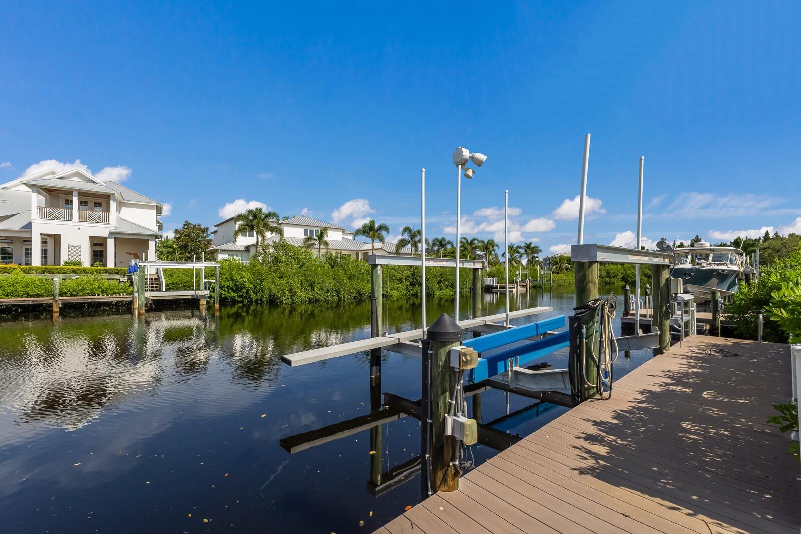 576 FORE DR, BRADENTON, FL, 34208