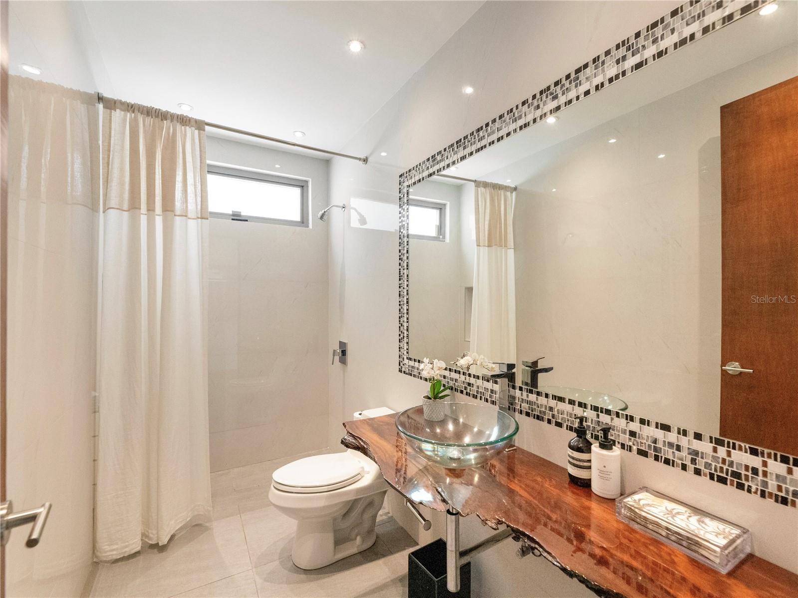 PR9115572 Property Photo