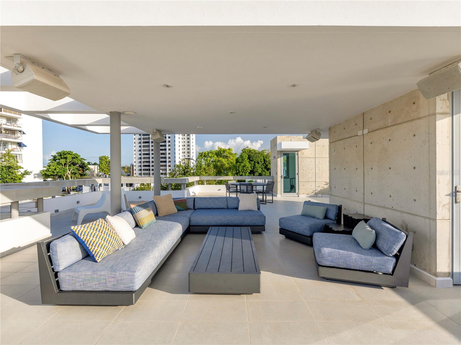 PR9115572 Property Photo