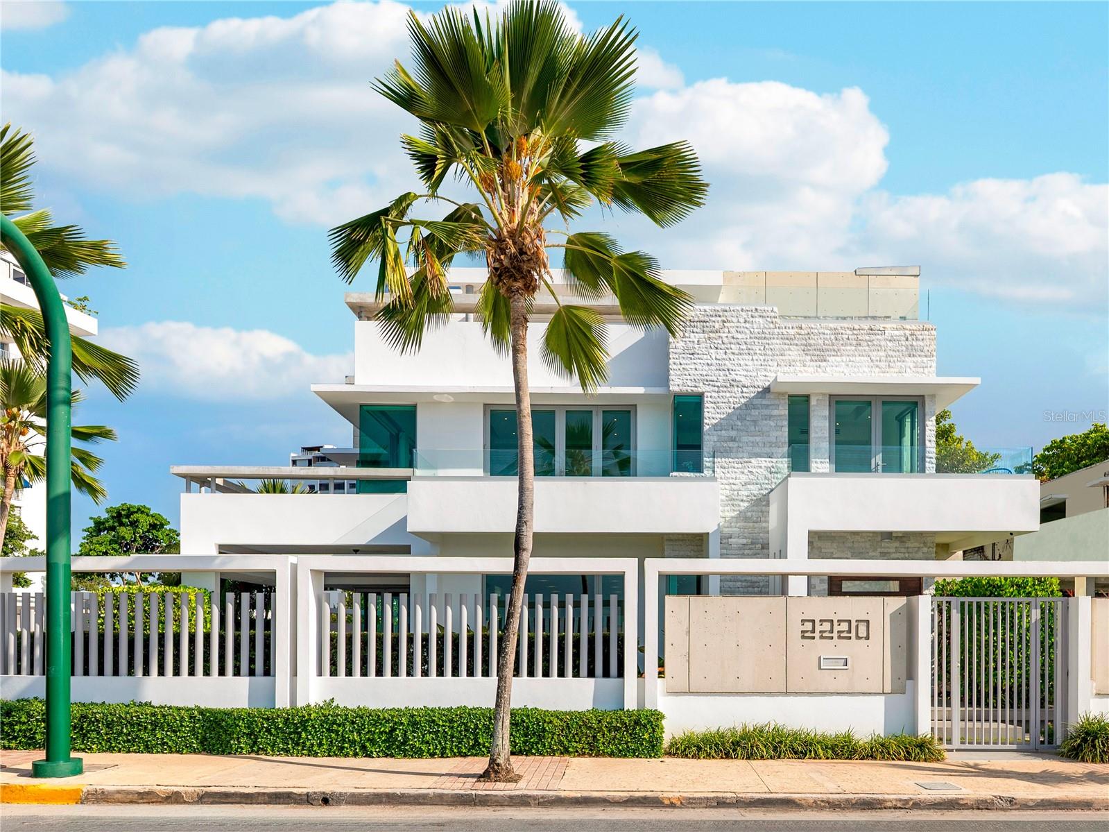 PR9115572 Property Photo