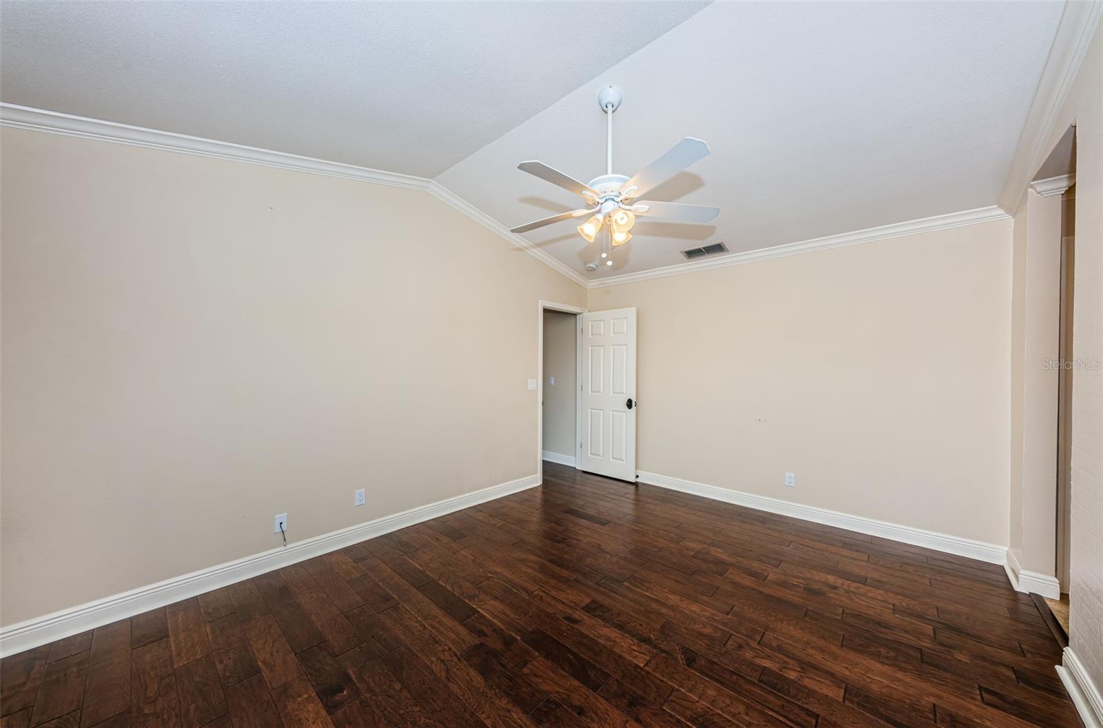 4916 MILANO CT NE, ST PETERSBURG, FL, 33703