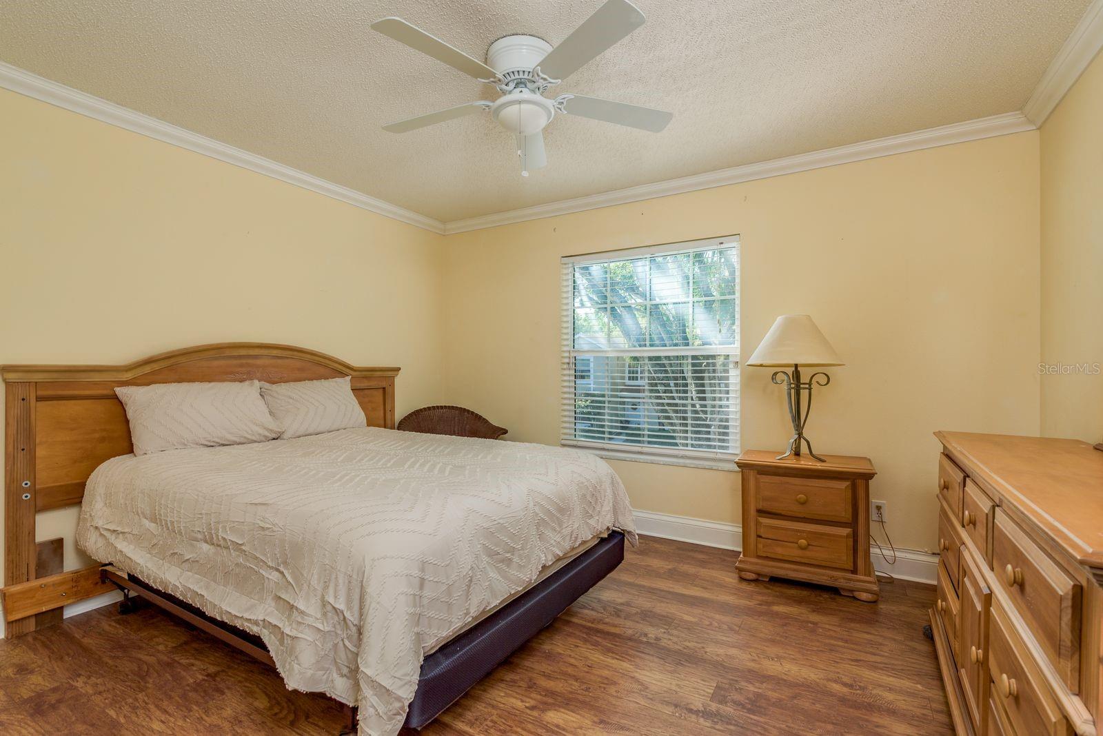 Guest Bedroom (Upper Level)