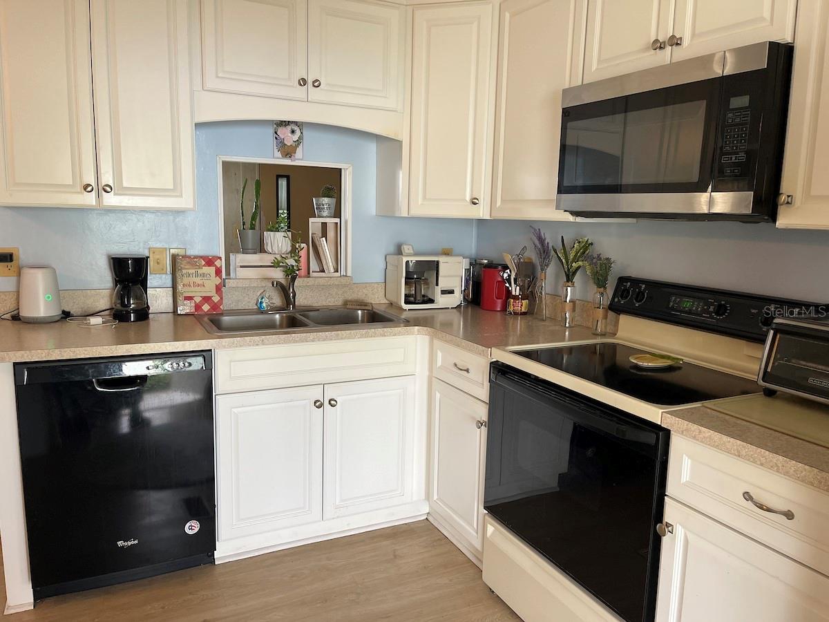 A4662569 Property Photo