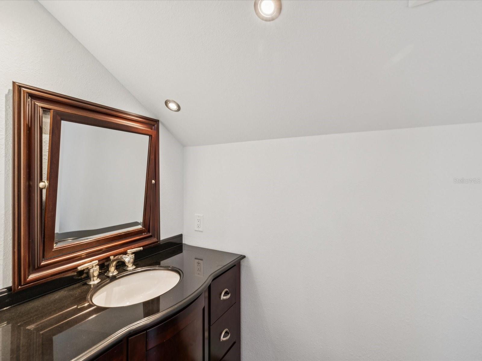 W7878297 Property Photo