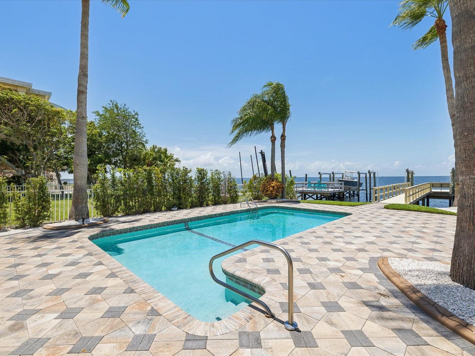 W7878297 Property Photo