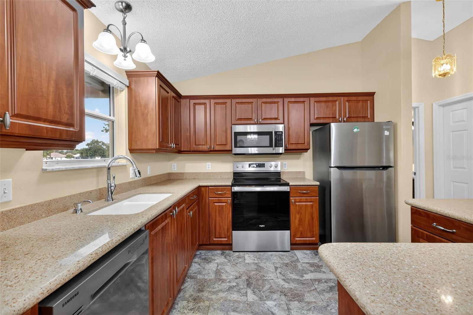 924 CAMINO DEL REY DR, THE VILLAGES, FL, 32159